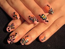 オーロラ(AurorA)/お花と蝶々のペイントデザイン