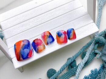 ネイルサロン&スクール ジーナ(GINA)/目を引くカラフルネイル