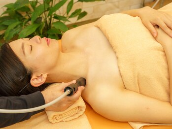 ベル通り整骨院/首周りのメディセル施術