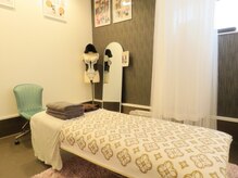 五感(GOKAN)の雰囲気（／こだわりのシーツをかけた施術台＼）