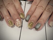 ヌクレオ(n‘ucleo)/カーキニュアンスネイル/Hina