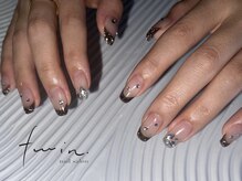 ツイン(twin.)/フラッシュフレンチネイル♪