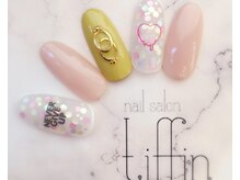 ネイルサロン ティフィン(tiffin)/ホログラムでガーリーに♪