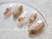 ネイルサロン ブランシュール(Nail Salon Blancheur)の雰囲気（ソファーにタオルをかけおひとり毎に交換し消毒も都度行ってます）