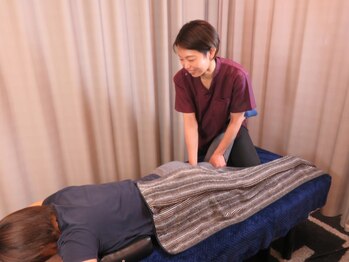 ヴィゴラス ビューティー(VIGOROUS Beauty)の写真/お仕事終わりの男性も通いやすい！男性スタッフ在籍！腰痛・肩こりなどの疲れもスッキリ◎明日も頑張れる!!