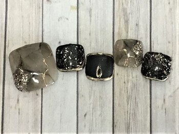 ミハフルーラ 与野(Home Nail Salon Mija Flura)の写真/ハンドの約2倍長持ち!秋のトレンドを先取りしたデザインもおすすめ*マグネット新色♪パラジェル◎定額700種