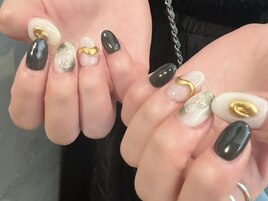 カーキのニュアンスネイル