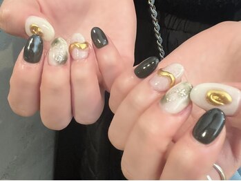 ノラ ミナミアオヤマ(NORA MINAMIAOYAMA)/カーキのニュアンスネイル