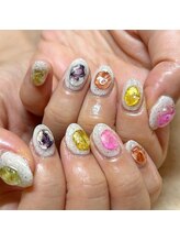 エスネイル(Snail)/おはじのようなジュエリーネイル