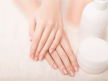 グラマラス 白金台店(glamourous produced by Noble)の写真/大人女性の予約殺到☆感動のハンドケアで年齢を感じさせない美しい指先を実現♪高保湿パラフィンパックも◎