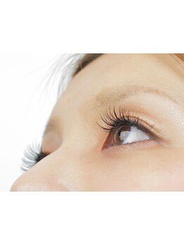 ナチュラル上品な目元にしたい