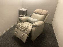 ナップ 南甲府店(nap.)の雰囲気（ゆったりくつろげるリラクゼーションチェアをご用意しています。）