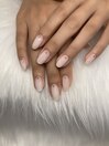 乳白色ネイル