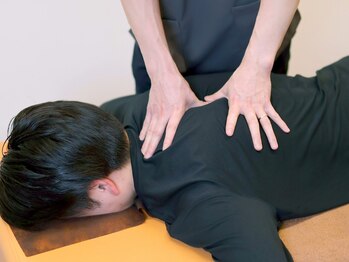 たけだ整体院 鍼灸院の写真/<ガチガチ首肩こり根本改善★>肩甲骨はがしで張り付いた筋膜もゆるめ楽になる♪繰り返す"コリ"から卒業◎