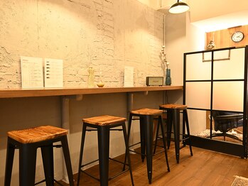 ナップチーノプラスエイチ(NAPPUCCINO+H)/お好きな1杯♪カウンターで一息