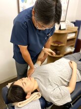 肩こり腰痛センター お茶の水/施術風景★肩まわりの施術