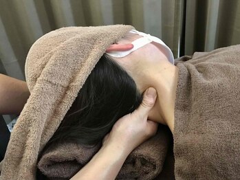 ほぐしのネヌファールの写真/【首集中ほぐし60分¥7700】肩首ほぐし+首筋膜リリースで首のほぐれ度◎凝り固まった首肩に徹底アプローチ！