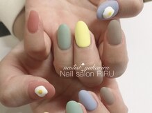 リル(RIRU)/目玉焼きネイル