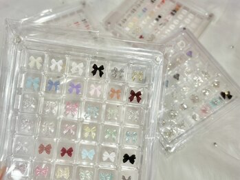 ランドネイル 天神(LANDNAIL)の写真/【トレンド×可愛い×上品】厳選したトレンドカラーと種類豊富なかわいいパーツで理想の手元へ！満足度◎