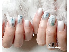 白グラデ　雪の結晶　冬ネイル