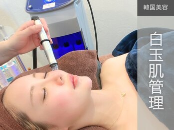 トゥウィーサロン 梅田(Tweesalon)の写真/毛穴レスちゅるん肌を目指すならTweesalonへ★韓国美容が大阪で受けれちゃう!!大人気白玉肌管理がオススメ