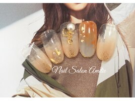 グラデ×ポイント大人綺麗ネイル