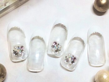 プルトワ(pourtoi)/ホワイトフレンチネイル