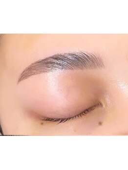 ナチュラル上品な目元にしたい