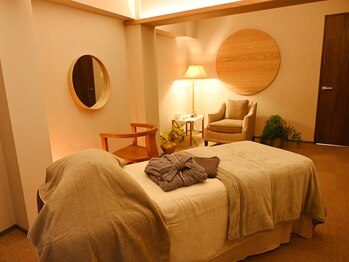 ロカスパ(LOCA SPA)の写真/≪オーダー家具店プロデュース≫こだわりの内観♪完全個室なので周りの目を気にせずリラックスができます◎