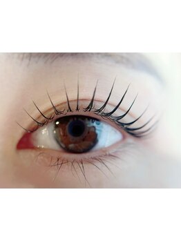 ナチュラル上品な目元にしたい