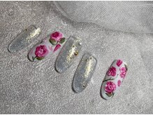 ネイルアンドアイラッシュスタジオ シュシュ(chouchou)/油絵みたいな手描きお花