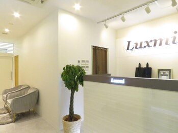 ラクシュミー/白を基調とした店内！