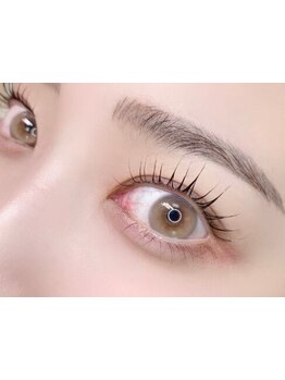 ナチュラル上品な目元にしたい