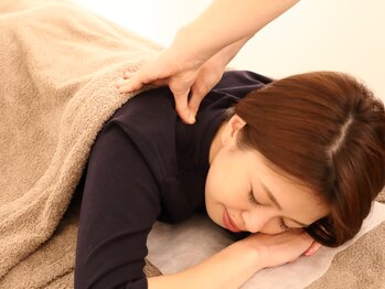 マラエ 本八幡店(Malae)の写真/《辛い首肩こりにお悩みの方必見☆》お客様に合わせ力加減を調節！深層部までしっかりほぐし、コリも解消◎