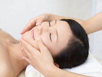 プリマ(prima)の写真/【肌質改善&小顔エステ】顔筋リンパデトックスでむくみ・たるみ改善★美しい輪郭と艶肌へ/エラ張二重顎にも