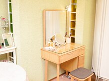 サロン ド フルール/ドレッサー