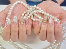 肌なじみ＆艶感で魅せる冬の大人ネイル♪