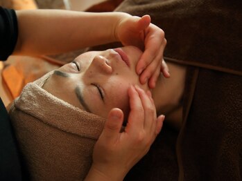 ナユカ(nayuca)/顔ツボ