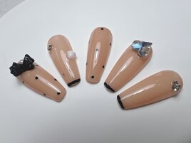 スキニーライン×ドットネイル