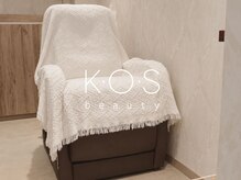 ケーオーエスビューティー(KOS beauty)の雰囲気（半個室でふかふかの椅子に包まれ癒しの時間を。）