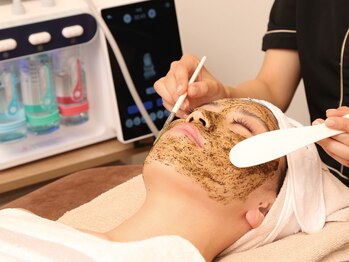 ベルチェリカ(Belle CHERIKA)の写真/毛穴洗浄+肌質ケアでワンランク上【ハイドラ×クリスティーナ】