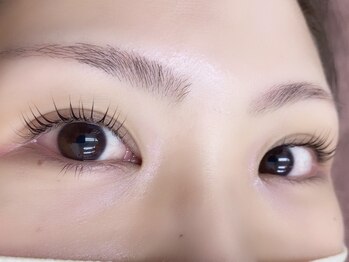 アンジェリ(Angeli)の写真/次世代まつげパーマ≪パリジェンヌラッシュリフト≫ボリューム&持続力で話題《メガフラットラッシュ》取扱!