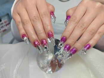 ザ ビューティサロン レン(The Beauty Salon Ren)の写真/《スカルプ導入サロン》憧れのスラっと伸びた美爪に☆360度どこから見ても美しいフォルムへと導きます♪