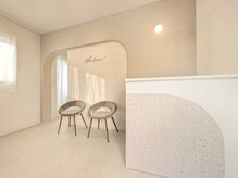 シャルム(CHARME)の雰囲気（落ち着いた基調の内装と、半個室でプライベート空間）
