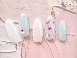 ひらひら花びらネイル