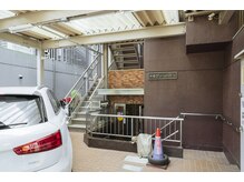 セル 恵比寿店(cel)の雰囲気（入り口は公園側グレーのネットがかかっている建物です）