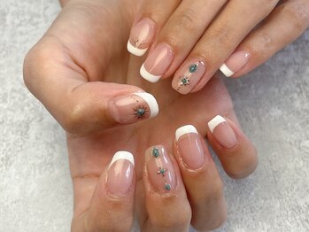 アトリエ フィオリトゥーラ 名古屋店(atelier FIORITURA)/フレンチ×ターコイズネイル