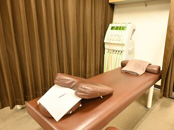 コブサン鍼灸院 接骨院/ベッド