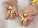 流行りのイエローにハチちゃん