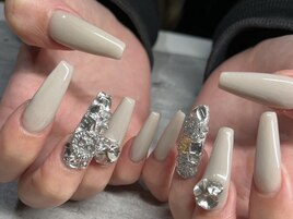 スカルプ　シンプル　グレージュ